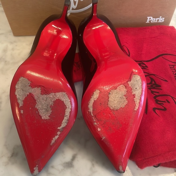 Barely worn Christian Louboutin Pigalle Follies 100 in patent black. Size 38.5 - Picture 9 of 9